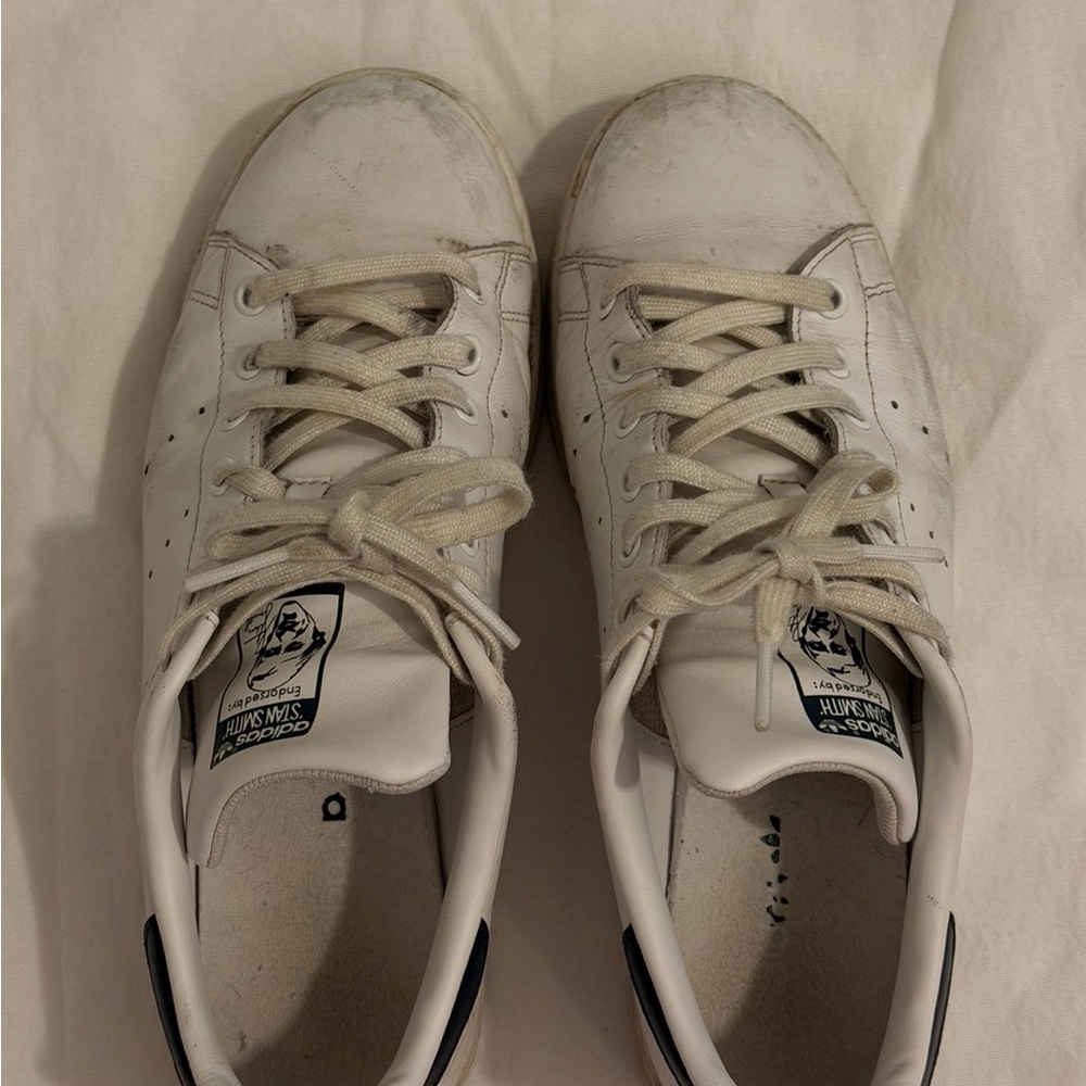 Very well worn women’s Adidas Stan Smith